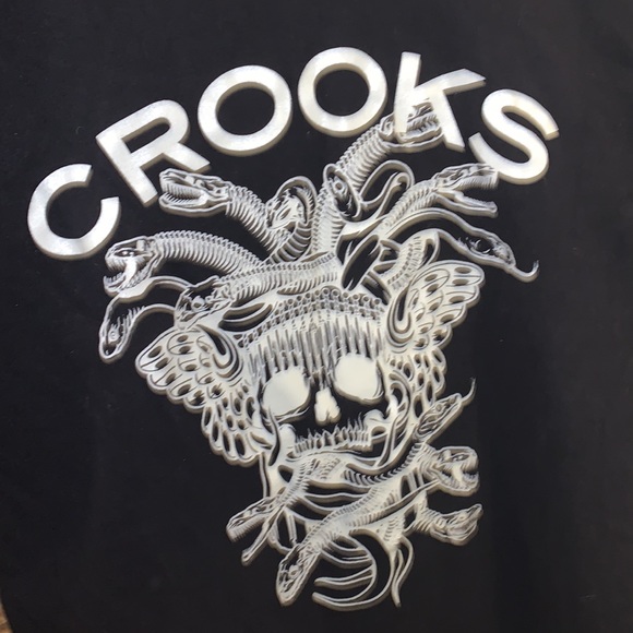 Crooks & Castles limited edition glow in the dark t-shirt - Picture 4 of 4